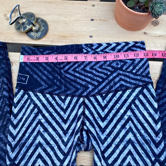 ✨RARE VINTAGE NIYAMA SOL + TRUFUSION BATIK OMBRÉ GEOMETRIC ENDLESS LEGGING M - Picture 9 of 13